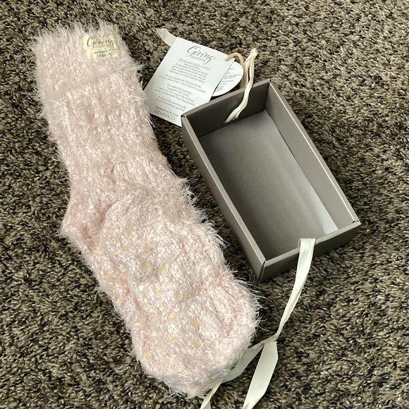 Demdaco Pink Fuzzy Giving Socks - Picture 5 of 5